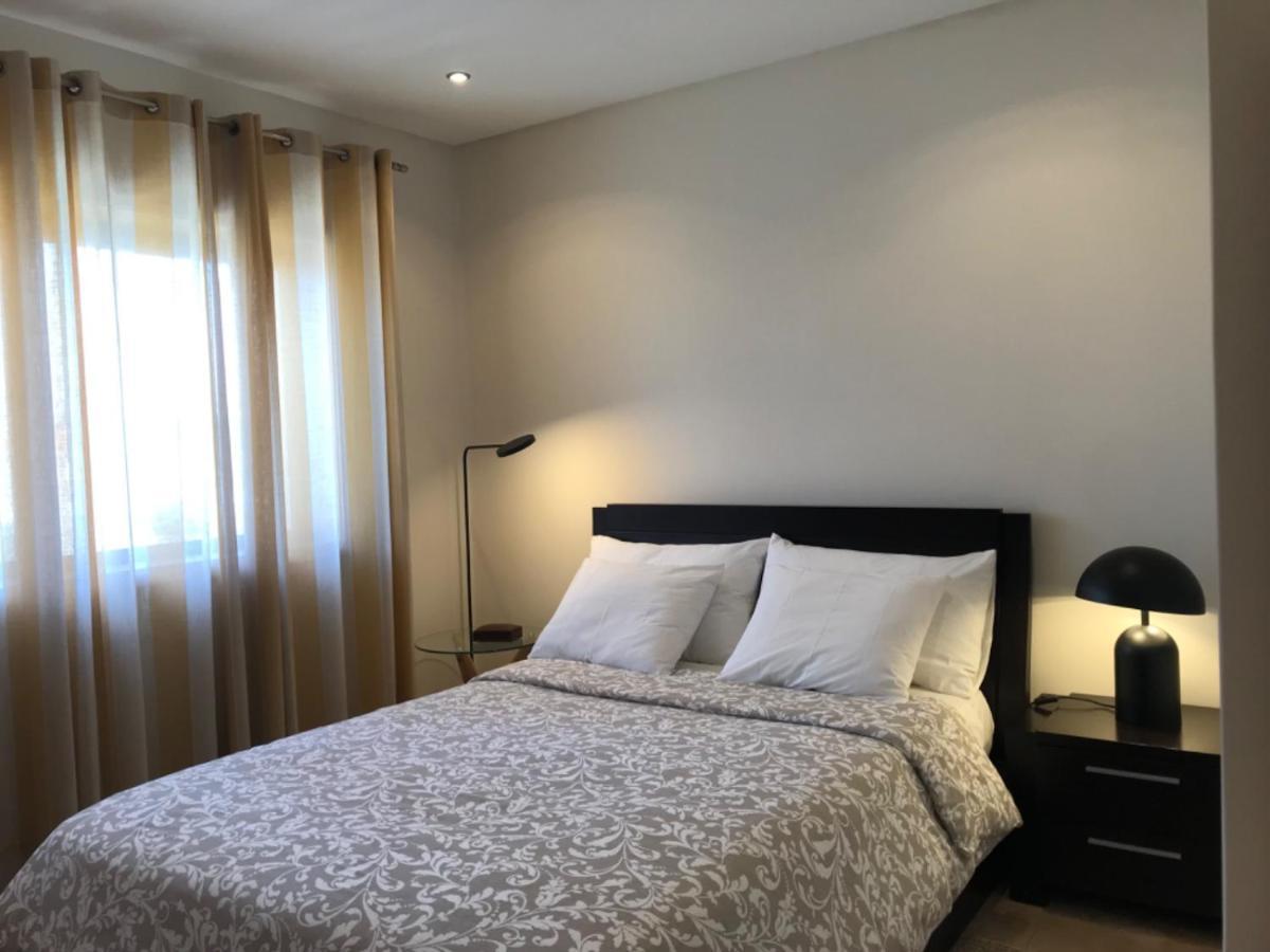 Beachfront Apartment With Sea View Azurara Luaran gambar