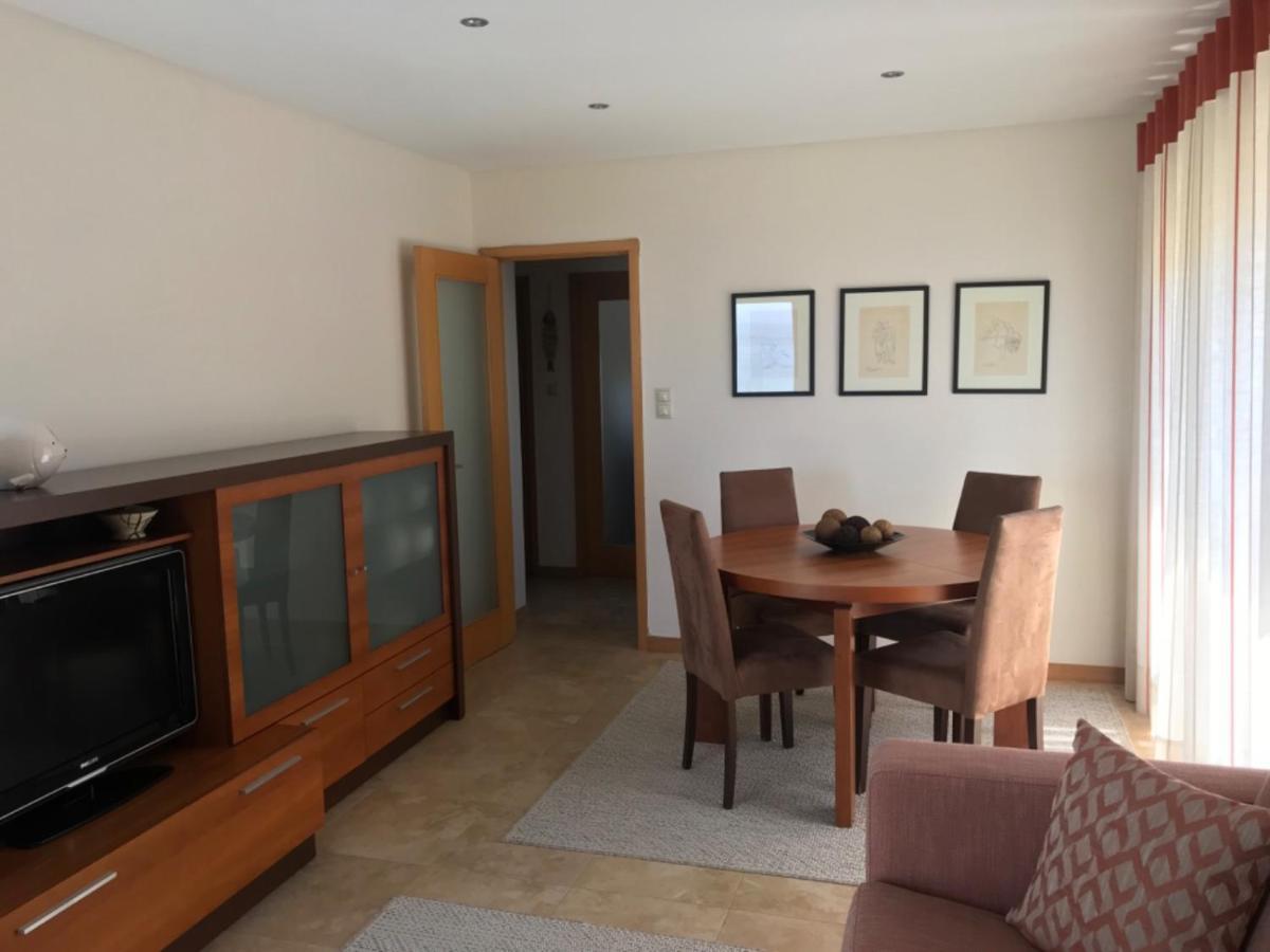 Beachfront Apartment With Sea View Azurara Luaran gambar