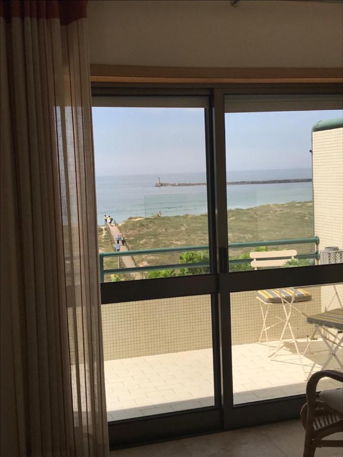 Beachfront Apartment With Sea View Azurara Luaran gambar
